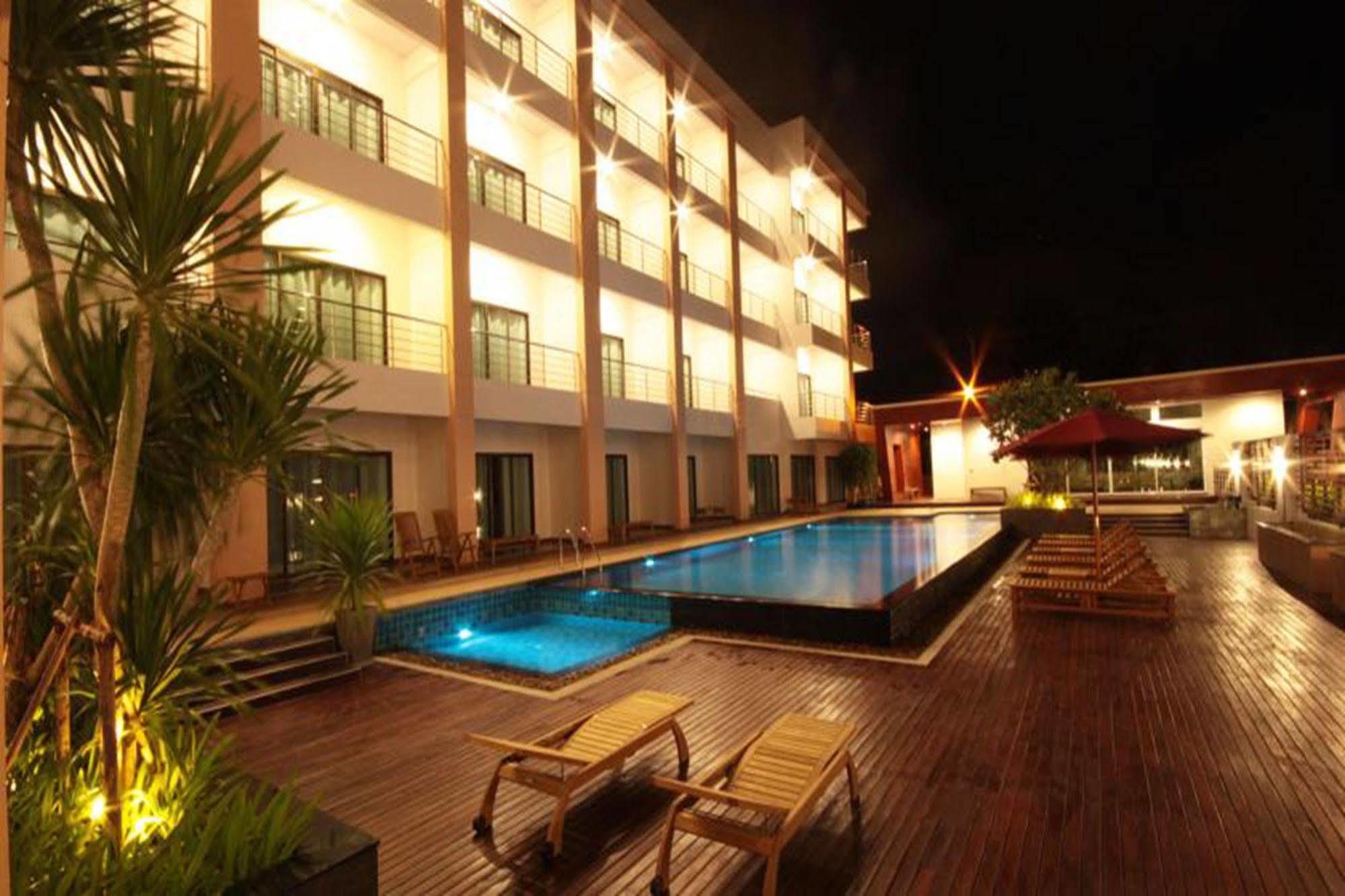 Paragon Suites Resort Haat Jomtien Eksteriør bilde